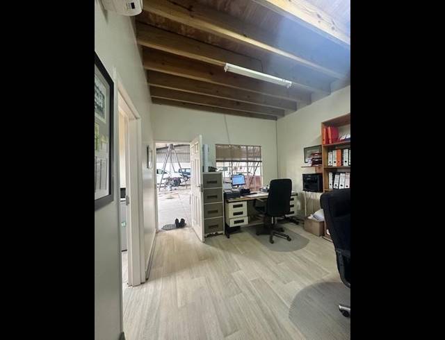 INDUSTRIAL FOR SALE IN MERRIVALE